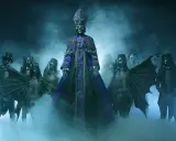 Ghost-medlemmar i mystisk dimma, redo för sitt nya album.