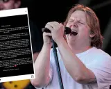 Lewis Capaldi sjunger passionerat på en Lewis Capaldi konsert. Han meddelar att han tar en paus från turnén för att fokusera på sin hälsa.