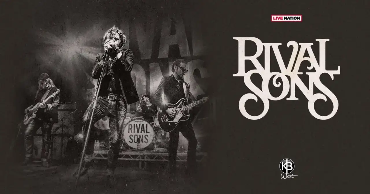 Rival Sons Sverige: livebandet på scen med sångaren i förgrunden, gitarrister och trummis. Live Nation-logotyp.